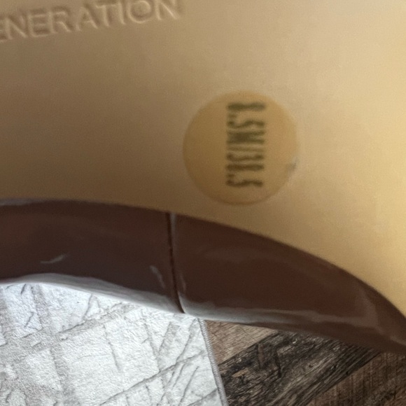 BCBGeneration women’s tan heels size 8.5 - Picture 4 of 4